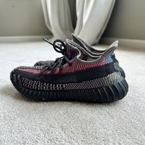 adidas Yeezy Boost 350 V2
Yecheil (Non-Reflective)